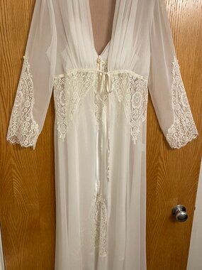 Jonquil by Diane Samandi White Lace Maxi Robe and Satin & Lace Nightgown